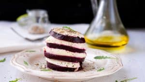 Millefeuille de betterave et mozzarella