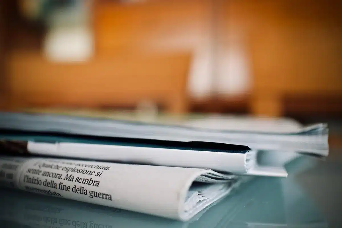 Préparation des menus avec conteneurs portionnés pour la semaine.
