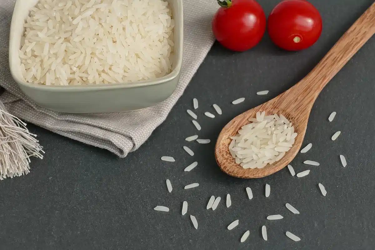 Riz basmati cuit, accompagnement parfait du poulet tandoori