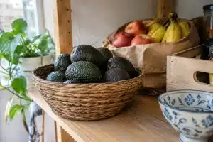Comment conserver les avocats sans les mettre au réfrigérateur ni sur le comptoir